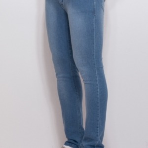 CALÇA JEANS DELAVE TEXTURIZADA