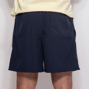 SHORT LISO AZUL MARINHO COM ELASTANO